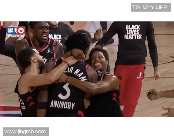 阿克雷里与富佐尼激战正酣比分揭晓精彩瞬间回顾